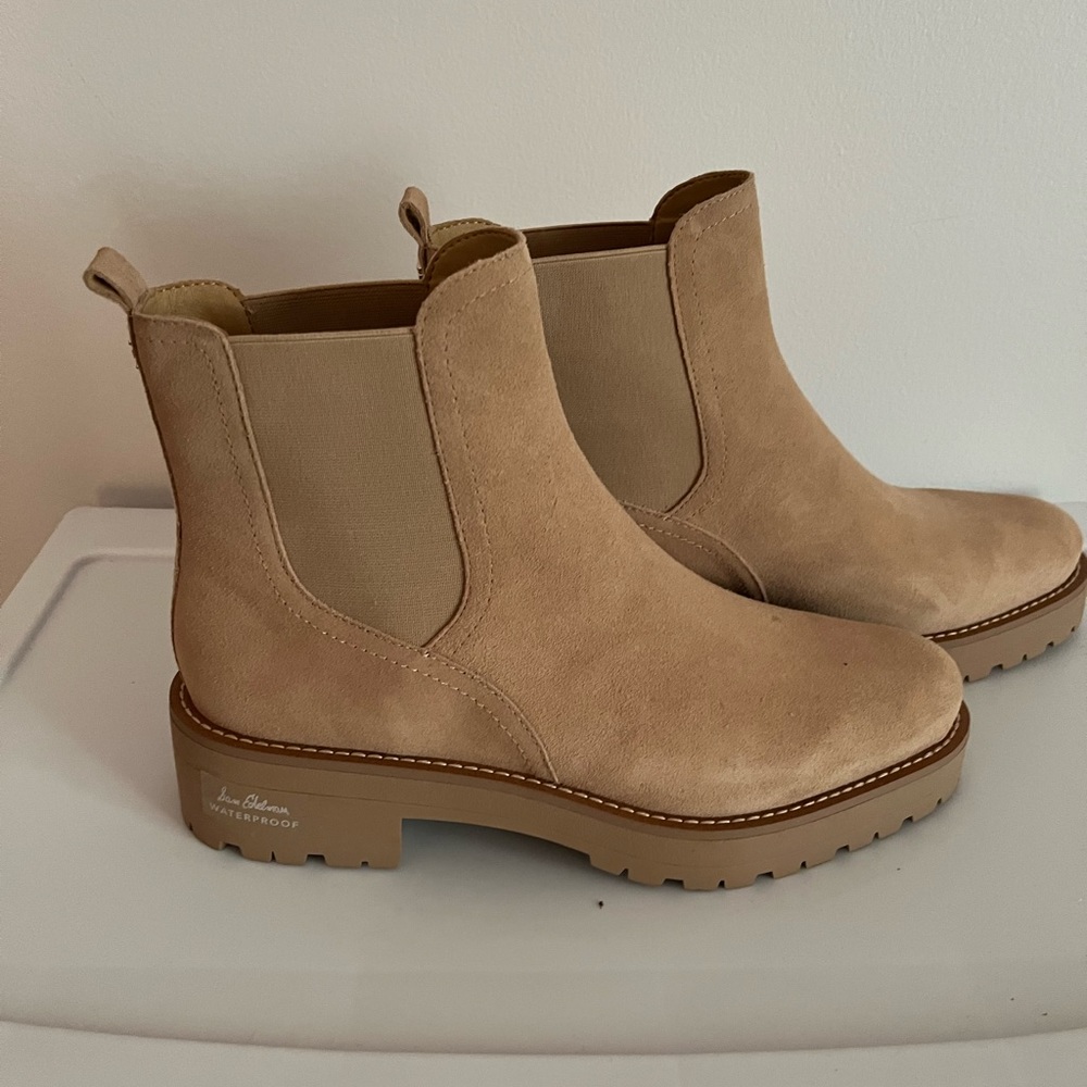 Sam Edelman Justina lug sole boots. Size 10